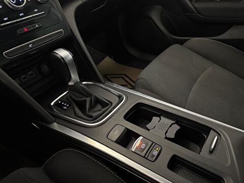 2023 Benzin Otomatik Renault Megane Beyaz Ermat Motorlu Araçlar ve Tarım Ürünleri Sanayi Ticaret A.Ş.