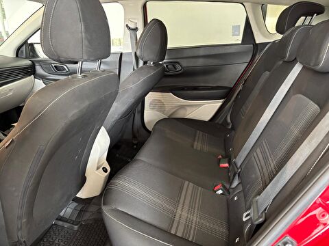 2023 Benzin Otomatik Hyundai Bayon Kırmızı Ermat Motorlu Araçlar ve Tarım Ürünleri Sanayi Ticaret A.Ş.
