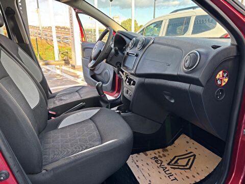 2015 Dizel Manuel Dacia Sandero Kırmızı Ermat Motorlu Araçlar ve Tarım Ürünleri Sanayi Ticaret A.Ş.
