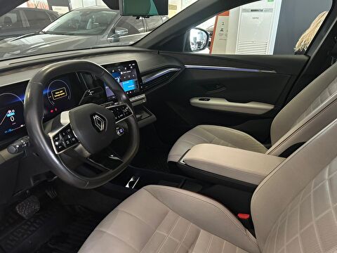 2024 Elektrik Otomatik Renault Megane E-Tech Gri Ermat Motorlu Araçlar ve Tarım Ürünleri Sanayi Ticaret A.Ş.