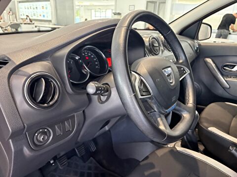 2020 Benzin + LPG Manuel Dacia Sandero Kırmızı Ermat Motorlu Araçlar ve Tarım Ürünleri Sanayi Ticaret A.Ş.