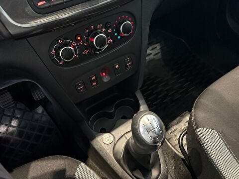 2020 Benzin + LPG Manuel Dacia Sandero Kırmızı Ermat Motorlu Araçlar ve Tarım Ürünleri Sanayi Ticaret A.Ş.