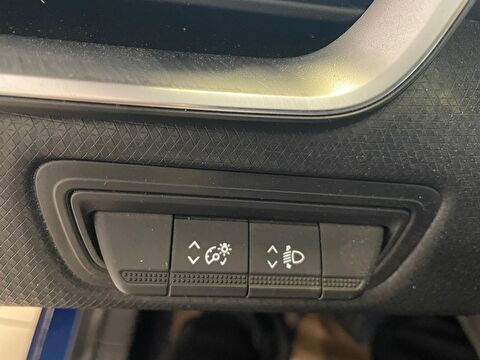 2023 Benzin Otomatik Renault Clio Lacivert Ermat Motorlu Araçlar ve Tarım Ürünleri Sanayi Ticaret A.Ş.