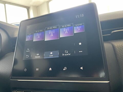 2023 Benzin Otomatik Renault Clio Lacivert Ermat Motorlu Araçlar ve Tarım Ürünleri Sanayi Ticaret A.Ş.