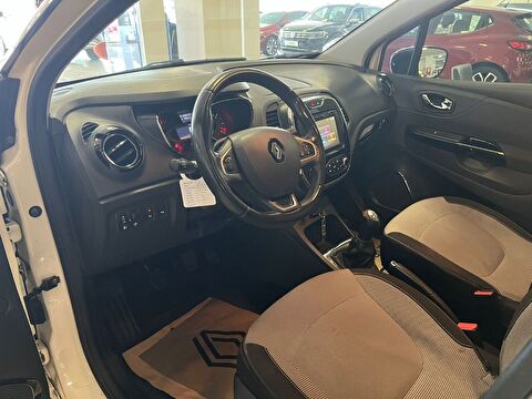 2016 Dizel Manuel Renault Captur Bej Ermat Motorlu Araçlar ve Tarım Ürünleri Sanayi Ticaret A.Ş.