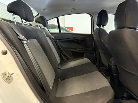 2023 Dizel Manuel Fiat Egea Beyaz Ermat Motorlu Araçlar ve Tarım Ürünleri Sanayi Ticaret A.Ş.
