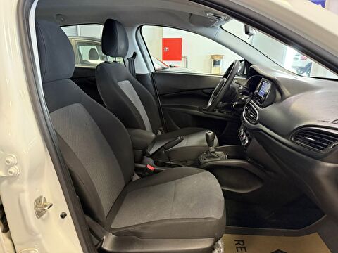 2023 Dizel Manuel Fiat Egea Beyaz Ermat Motorlu Araçlar ve Tarım Ürünleri Sanayi Ticaret A.Ş.