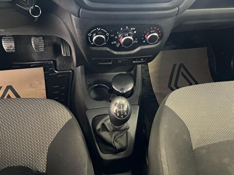 2018 Dizel Manuel Dacia Dokker Beyaz Ermat Motorlu Araçlar ve Tarım Ürünleri Sanayi Ticaret A.Ş.