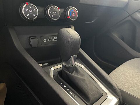2025 Benzin Otomatik Renault Clio Gri Ermat Motorlu Araçlar ve Tarım Ürünleri Sanayi Ticaret A.Ş.