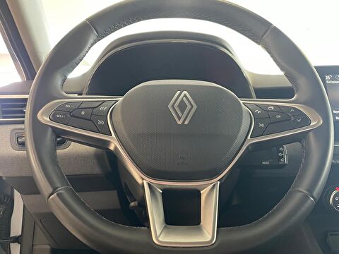 2025 Benzin Otomatik Renault Clio Gri Ermat Motorlu Araçlar ve Tarım Ürünleri Sanayi Ticaret A.Ş.