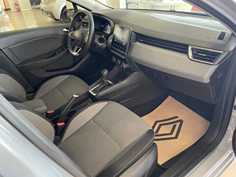 2025 Benzin Otomatik Renault Clio Gri Ermat Motorlu Araçlar ve Tarım Ürünleri Sanayi Ticaret A.Ş.
