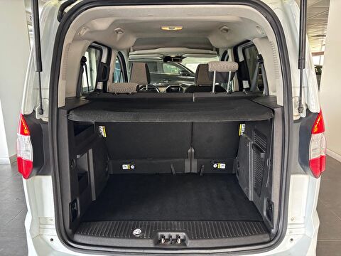 2017 Dizel Manuel Ford Tourneo Courier Beyaz Ermat Motorlu Araçlar ve Tarım Ürünleri Sanayi Ticaret A.Ş.