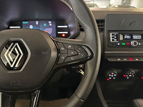 2023 Benzin Otomatik Renault Clio Gri Ermat Motorlu Araçlar ve Tarım Ürünleri Sanayi Ticaret A.Ş.