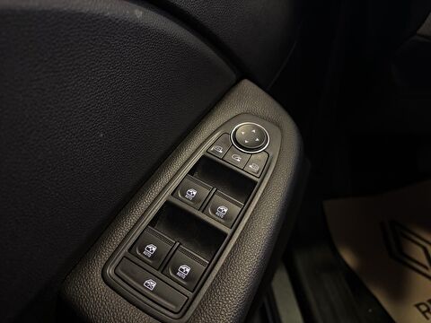 2025 Benzin Otomatik Renault Clio Gri Ermat Motorlu Araçlar ve Tarım Ürünleri Sanayi Ticaret A.Ş.
