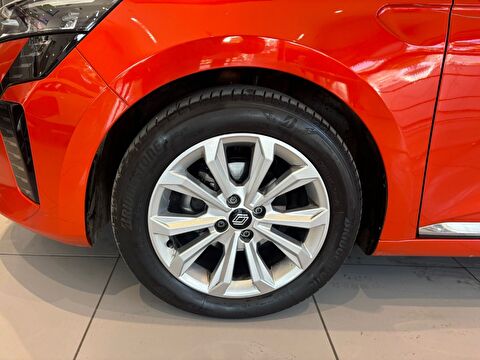 2024 Benzin Otomatik Renault Clio Turuncu Ermat Motorlu Araçlar ve Tarım Ürünleri Sanayi Ticaret A.Ş.