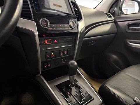 mitsubishi, l 200, çift kabin pick-up 2.2 dı-d 4x4 premium otomatik, otomatik, dizel 2.el otomobil | renew 23