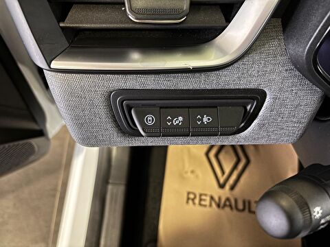 2025 Benzin Otomatik Renault Clio Beyaz Ermat Motorlu Araçlar ve Tarım Ürünleri Sanayi Ticaret A.Ş.