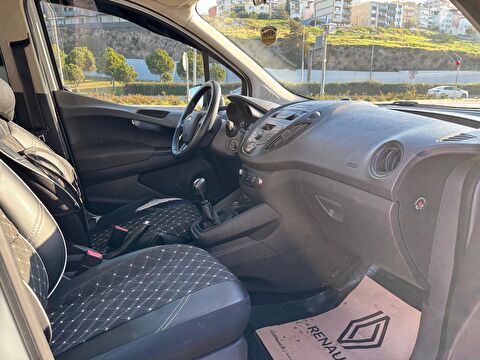 2019 Dizel Manuel Ford Tourneo Courier Beyaz Ermat Motorlu Araçlar ve Tarım Ürünleri Sanayi Ticaret A.Ş.