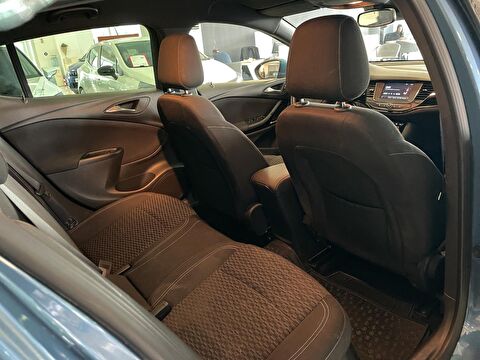 2017 Benzin Otomatik Opel Astra Mavi Ermat Motorlu Araçlar ve Tarım Ürünleri Sanayi Ticaret A.Ş.