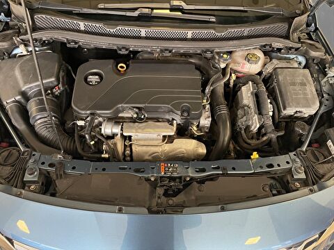 2017 Benzin Otomatik Opel Astra Mavi Ermat Motorlu Araçlar ve Tarım Ürünleri Sanayi Ticaret A.Ş.