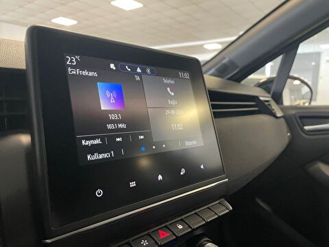 2024 Benzin Otomatik Renault Clio Siyah Ermat Motorlu Araçlar ve Tarım Ürünleri Sanayi Ticaret A.Ş.