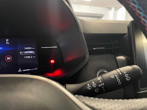 2024 Benzin Otomatik Renault Clio Siyah Ermat Motorlu Araçlar ve Tarım Ürünleri Sanayi Ticaret A.Ş.