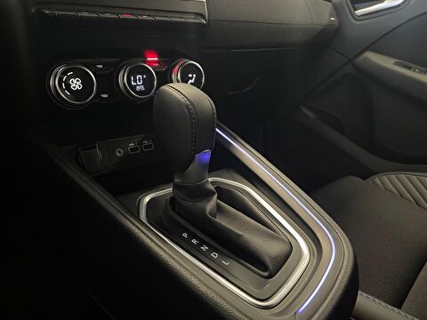 2024 Benzin Otomatik Renault Clio Siyah Ermat Motorlu Araçlar ve Tarım Ürünleri Sanayi Ticaret A.Ş.