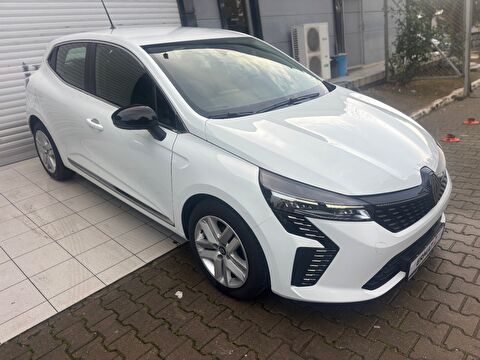 2025 Benzin Otomatik Renault Clio Beyaz Ermat Motorlu Araçlar ve Tarım Ürünleri Sanayi Ticaret A.Ş.