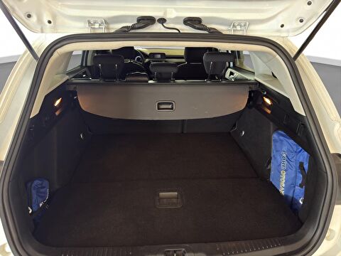 2020 Dizel Otomatik Ford Focus Beyaz Ermat Motorlu Araçlar ve Tarım Ürünleri Sanayi Ticaret A.Ş.