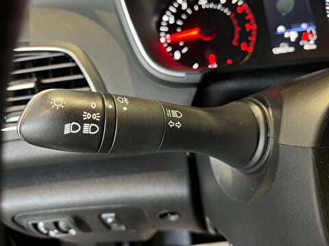 2022 Benzin Otomatik Renault Megane Siyah Ermat Motorlu Araçlar ve Tarım Ürünleri Sanayi Ticaret A.Ş.