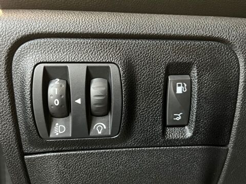 2022 Benzin Otomatik Renault Megane Siyah Ermat Motorlu Araçlar ve Tarım Ürünleri Sanayi Ticaret A.Ş.