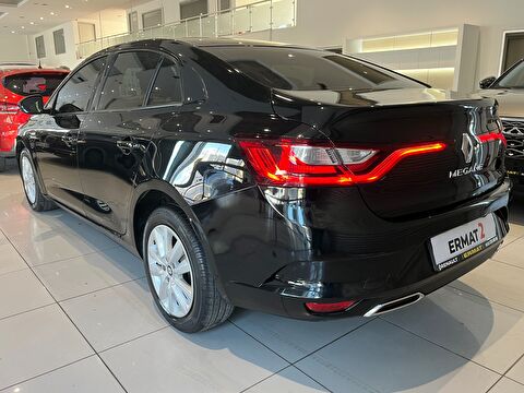 2022 Benzin Otomatik Renault Megane Siyah Ermat Motorlu Araçlar ve Tarım Ürünleri Sanayi Ticaret A.Ş.