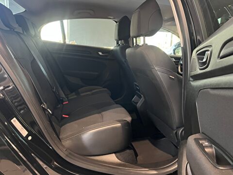 2022 Benzin Otomatik Renault Megane Siyah Ermat Motorlu Araçlar ve Tarım Ürünleri Sanayi Ticaret A.Ş.