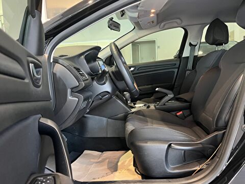 2022 Benzin Otomatik Renault Megane Siyah Ermat Motorlu Araçlar ve Tarım Ürünleri Sanayi Ticaret A.Ş.