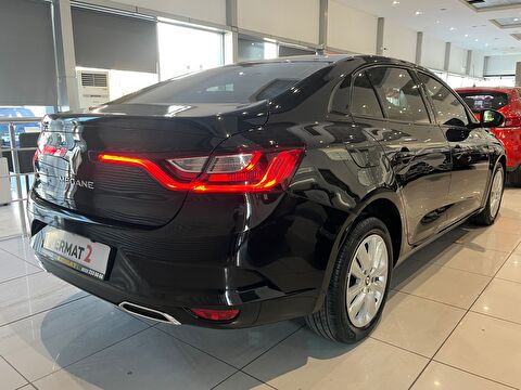 2022 Benzin Otomatik Renault Megane Siyah Ermat Motorlu Araçlar ve Tarım Ürünleri Sanayi Ticaret A.Ş.