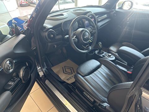 mini, cooper, hatchback se 32.6 kwh ıconic otomatik, otomatik, elektrik 2.el otomobil | renew 15