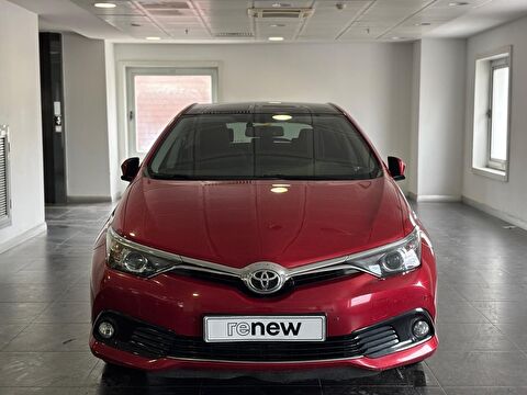 2016 Benzin + LPG Otomatik Toyota Auris Kırmızı Ermat Motorlu Araçlar ve Tarım Ürünleri Sanayi Ticaret A.Ş.