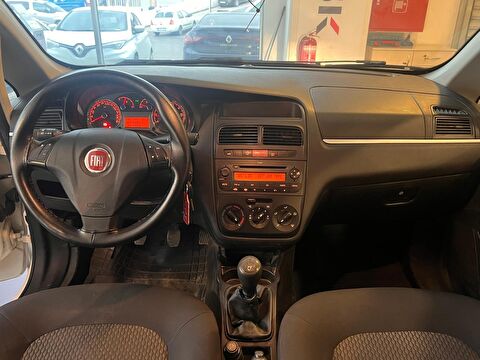 2015 Dizel Manuel Fiat Linea Beyaz Ermat Motorlu Araçlar ve Tarım Ürünleri Sanayi Ticaret A.Ş.