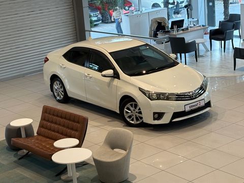 2015 Dizel Otomatik Toyota Corolla Beyaz Ermat Motorlu Araçlar ve Tarım Ürünleri Sanayi Ticaret A.Ş.