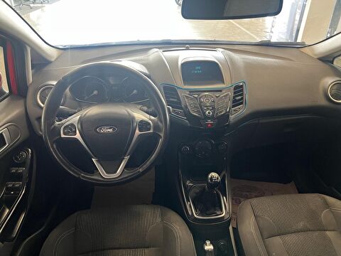 2016 Dizel Manuel Ford Fiesta Kırmızı Ermat Motorlu Araçlar ve Tarım Ürünleri Sanayi Ticaret A.Ş.