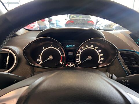 2016 Dizel Manuel Ford Fiesta Kırmızı Ermat Motorlu Araçlar ve Tarım Ürünleri Sanayi Ticaret A.Ş.