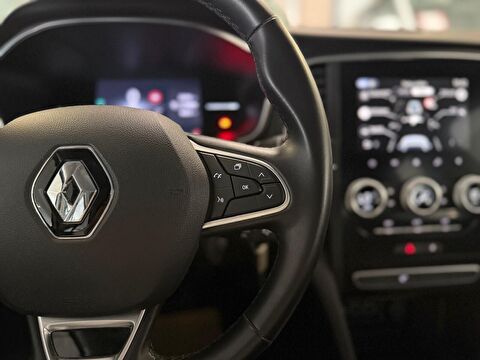2025 Benzin Manuel Renault Megane Beyaz Ermat Motorlu Araçlar ve Tarım Ürünleri Sanayi Ticaret A.Ş.