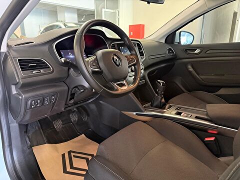2025 Benzin Manuel Renault Megane Beyaz Ermat Motorlu Araçlar ve Tarım Ürünleri Sanayi Ticaret A.Ş.