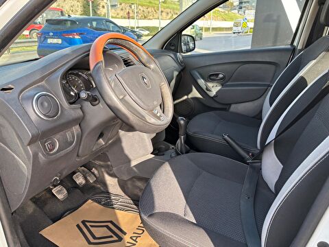 2015 Benzin Manuel Renault Symbol Beyaz Ermat Motorlu Araçlar ve Tarım Ürünleri Sanayi Ticaret A.Ş.