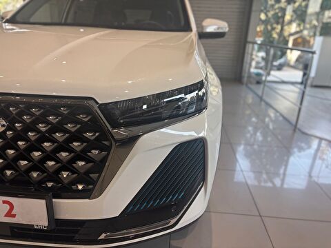 2025 Benzin Otomatik Chery Tiggo7 Pro Max Beyaz Ermat Motorlu Araçlar ve Tarım Ürünleri Sanayi Ticaret A.Ş.