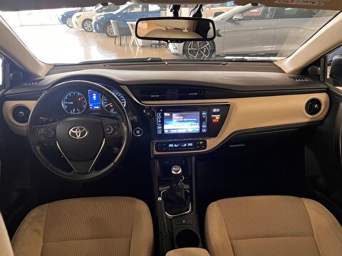 2018 Benzin Manuel Toyota Corolla Gümüş Gri Ermat Motorlu Araçlar ve Tarım Ürünleri Sanayi Ticaret A.Ş.