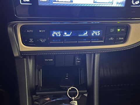 2018 Benzin Manuel Toyota Corolla Gümüş Gri Ermat Motorlu Araçlar ve Tarım Ürünleri Sanayi Ticaret A.Ş.