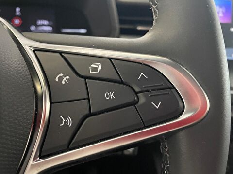 2025 Benzin Otomatik Renault Clio Beyaz Ermat Motorlu Araçlar ve Tarım Ürünleri Sanayi Ticaret A.Ş.