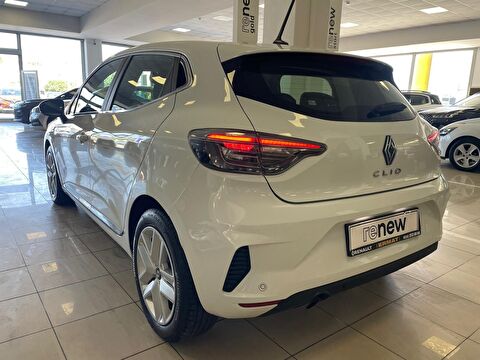 2025 Benzin Otomatik Renault Clio Beyaz Ermat Motorlu Araçlar ve Tarım Ürünleri Sanayi Ticaret A.Ş.