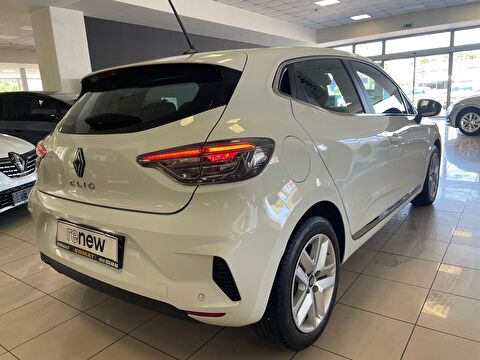 2025 Benzin Otomatik Renault Clio Beyaz Ermat Motorlu Araçlar ve Tarım Ürünleri Sanayi Ticaret A.Ş.